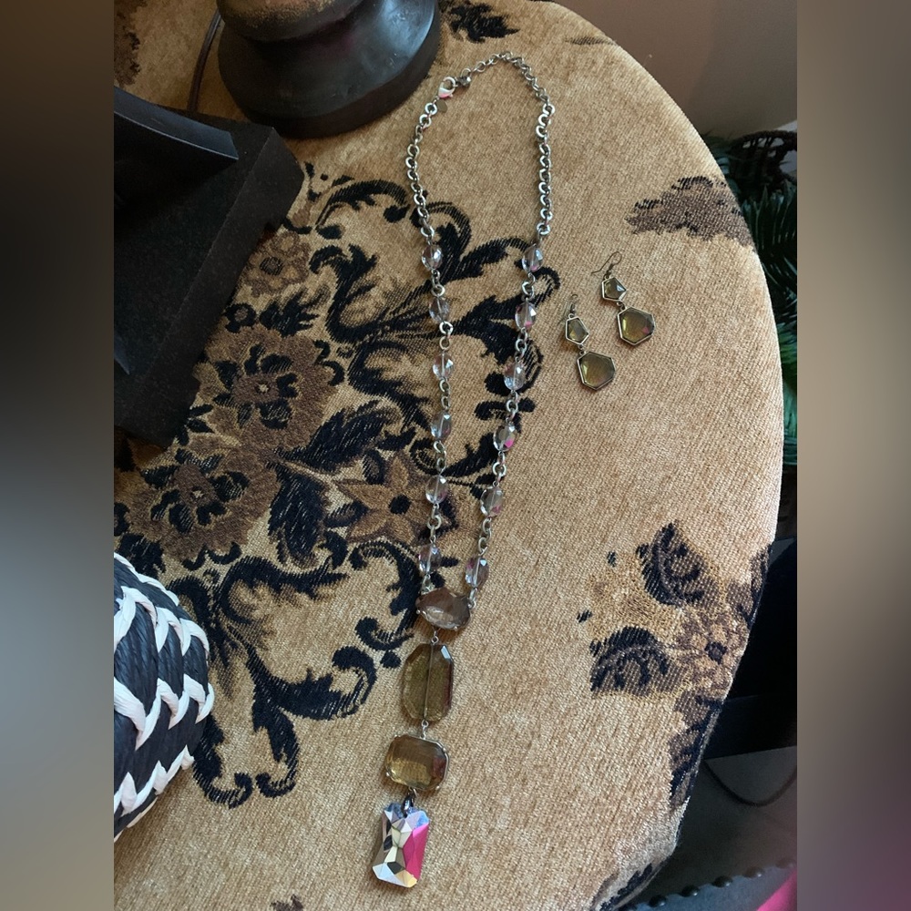 BEAUTIFUL SHADES OF TOPAZ NECKLACE & EARRINGS. MEASURES APPROX 20” L. STUNNING❤️ - Picture 3 of 7
